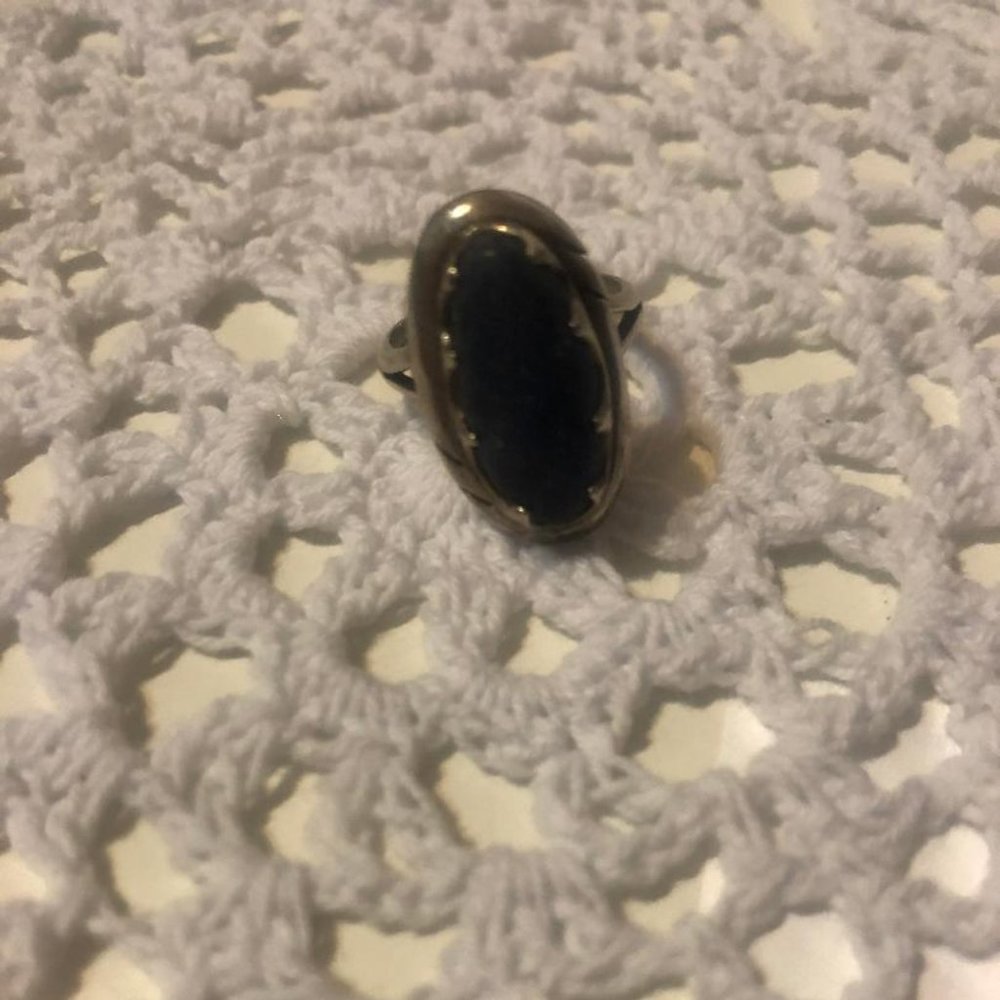 VINTAGE SEMI-PRECIOUS SILVER RING - EUC - Picture 2 of 5